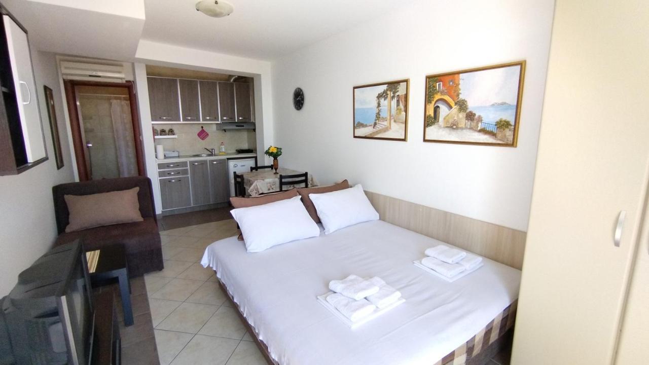 Rakocevic Apartments Petrovac na moru Zimmer foto
